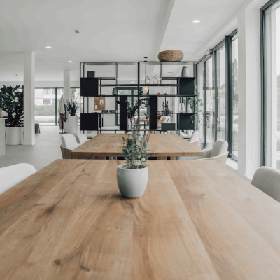 Inspirierender Arbeitsraum im Coworking Space - Entdecke die Vorteile gemeinschaftlicher Arbeitsumgebungen.