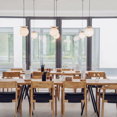 Inspirierender Arbeitsraum im Coworking Space - Entdecke die Vorteile gemeinschaftlicher Arbeitsumgebungen.